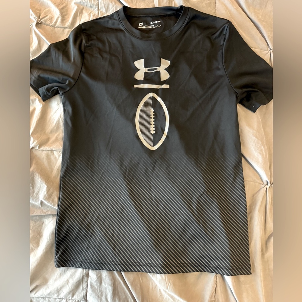 Used Under Armour Boys Short Sleeve Athletic Top YXL Black/Gray Heatgear